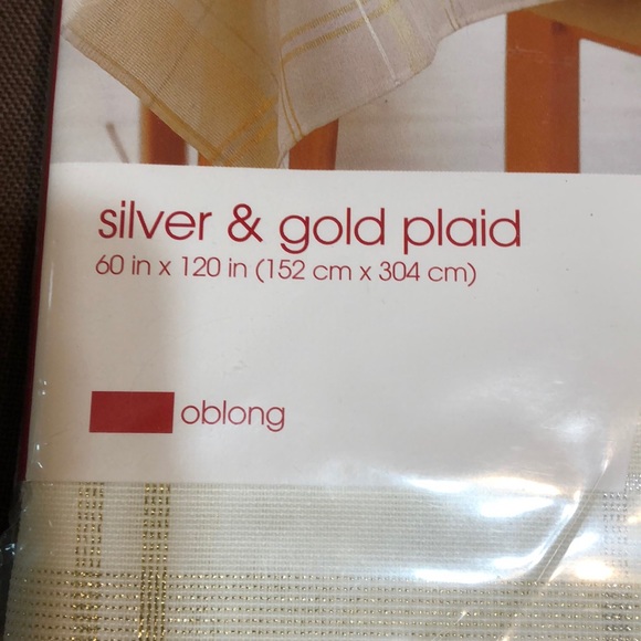 Tablecloth with 5 napkins - Picture 2 of 4